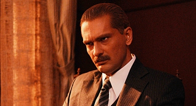 Onur Tuna, doğal makyajla Atatürk oldu