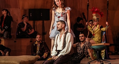 Aşık Shakespeare prömiyerini gerçekleştirdi