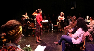 Gülten Akın şiirleri TÜYAP kitap fuarında