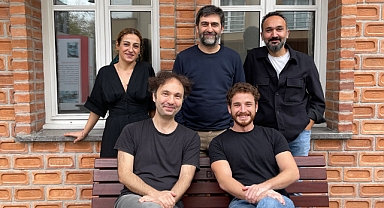 Dostoyevski'nin Öteki romanı tiyatro sahnesinde