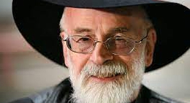 Terry Pratchett kimdir?