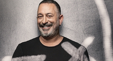 Cem Yılmaz sahnelere geri dönüyor