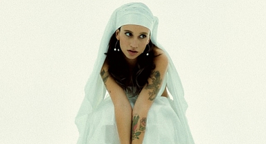 Melis Karaduman'dan yeni şarkı: Kimim Ben