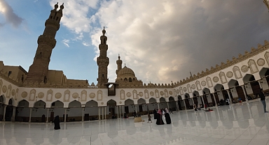 El Ezher Camii: Kahire'nin Tarihi ve Manevi Merkezi