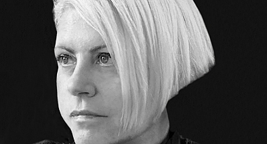 Başak Şenova kimdir?