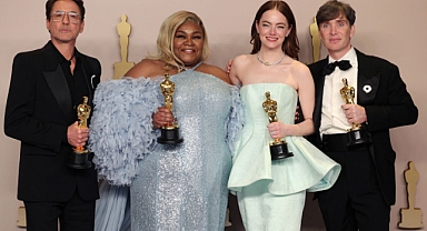 Oppenheimer 7 ödülle Oscar'a damga vurdu