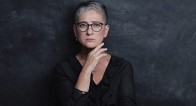 Ayfer Tunç: En zevk alarak yazdığım roman Bir Deliler Evinin Yalan Yanlış Anlatılan Kısa Tarihi