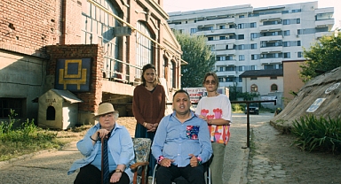 Dünyanın Sonundan Çok da Bir Şey Beklemeyin izleyici ile buluşuyor