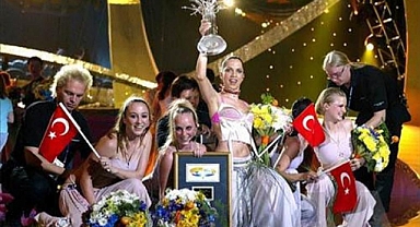 Sertab Erener 21 yıl sonra Eurovision sahnesinde