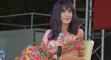 Ayşegül Aldinç: Asansöre binerken bile poz veriyorlar!