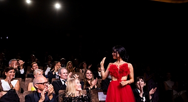 Beterböcek Beterböcek'in oyuncuları Venedik Film Festivali prömiyerinde ayakta alkışlandı