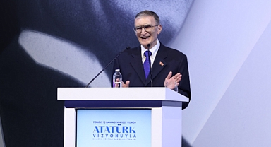 Aziz Sancar: Erkekler kadar kızlarımızı da mutlaka okutmalıyız