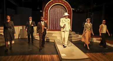 Dario Moreno'nun hayatı tiyatro oluyor: Bayanlar Baylar Dario Moreno