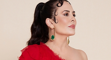 Demet Sağıroğlu'ndan yeni şarkı: Aşktan Bir Fazla