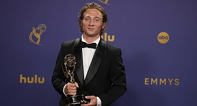 Jeremy Allen White: Birbirimizin hayatının içinde sonsuza dek olmamızı istiyorum