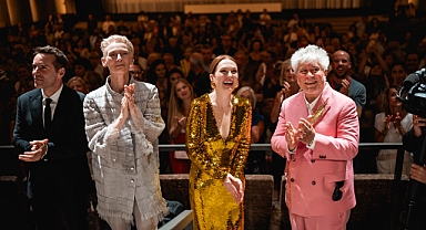 Pedro Almodóvar’ın son filmi Venedik Film Festivali’nde 18 dakika boyunca ayakta alkışlandı