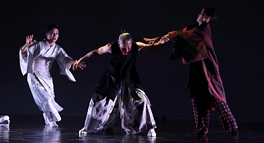 Ünlü Japon ressam Hokusai’nin hayatına odaklanan performans ilk kez İstanbul‘da