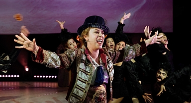 Afife oyunu kapalı gişe sahnelenmeye devam ediyor