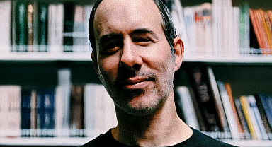 Olasılıksız ve Empati romanlarıyla dikkat çeken Adam Fawer'dan yeni roman: Mobius