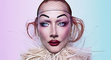 Tomris oyunu tiyatroseverler ile buluşmaya devam ediyor