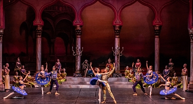 Bale ile Hindistan'a yolculuk: La Bayadère