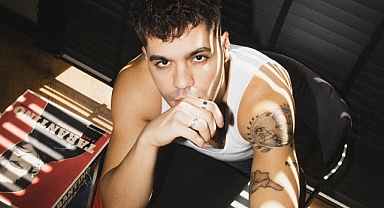  Emir Can İğrek'ten yeni şarkı: Tırnağın Kırılmasın