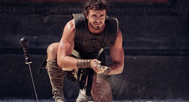 Gladyatör 2 rekorla başladı