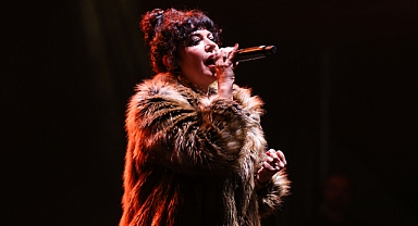 İş Sanat 2025’i Özge Fışkın ile karşıladı