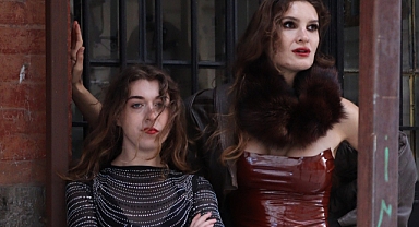 Tiyatro Alesta’nın yeni oyunu Maskeler Süvariler Gacılar prömiyer yapıyor