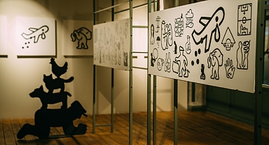 Uğurcan Ataoğlu’nun çizgilerinden oluşan “İsimsiz/Untitled” sergisi Metrohan’da açıldı