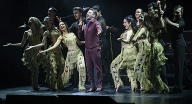 20 kişilik orkestra, 40 kişilik koro ve 10 kişilik dans ekibi: Emre Altuğ Bir Pop Masalı