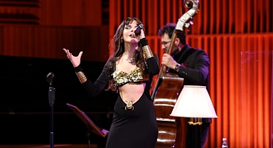  Gaye Su Akyol'dan Türk sanat müziği repertuvarı