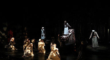 İstanbul Şehir Tiyatroları’nda bu hafta 11 farklı oyun sahneleniyor