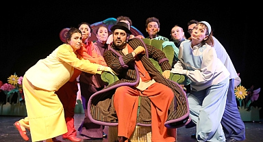 Nazım Hikmet’in Sevdalı Bulut'u Şehir Tiyatroları’nda sahneye çıkıyor