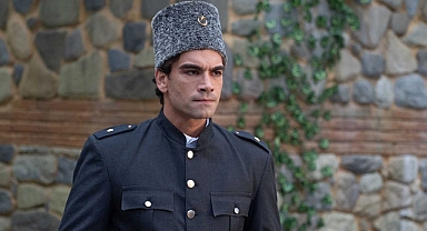 Şeytan Adası’nda Esir Türk: Polis Cemil dizisi yarihi olayları ekrana taşıyor