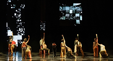 Algoritmaların gölgesinde beden ve zihin: Deliriyum ilk kez sahnedeydi