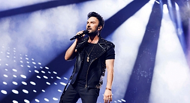 Tarkan Avrupa turnesine devam ediyor: Mannheim konserinde yeni şarkısını ilk kez seslendirdi