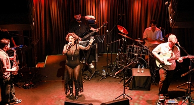 Burcu Kısakürek’ten yeni şarkıya ilk canlı performans