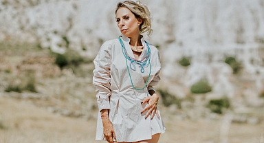 Zeynep Casalini’den yeni tekli: Buna Doğdum dinleyiciyle buluştu