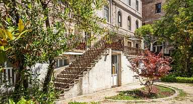 İstanbul Bienali sokaklara taşıyor: Üç Ayaklı Kedi rotasını çizdi