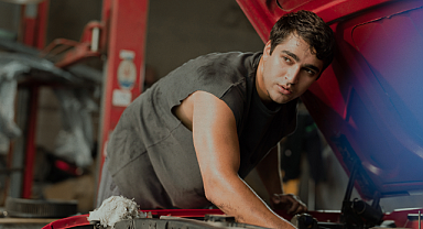 Mert Ramazan Demir, Metruk Adam ile geçmişin izlerini beyaz perdeye taşıyor