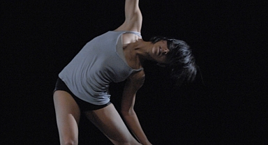 Aslı Öztürk’ün Kız Doğdu / III performansı İstanbul Fringe Festival’de 