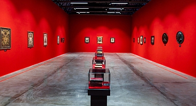 Atatürk ve Refik Anadol sergileri İzmir'de