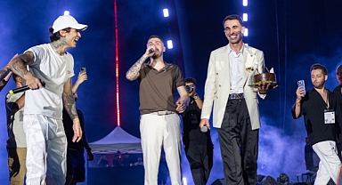 Çakal, 100 dansçıyla İstanbul Festivali'ni taçlandırdı