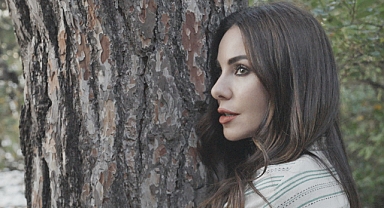 Defne Samyeli Edith Piaf’ın şarkısını yorumladı