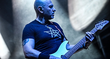 Demir Demirkan edebiyat ve müziği birleştirmeye devam ediyor