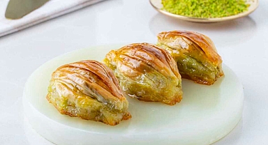 Fıstıklı Baklava Hacı Bozan Oğulları Kalitesiyle Lezzetin Zirvesi
