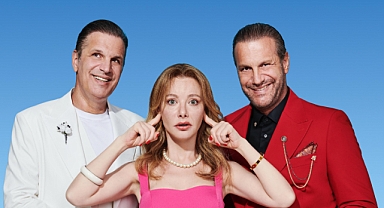 İkiz kardeşler sahnede: Gani Müjde imzalı Aynı Çatı Altında tiyatroseverlerle buluşuyor