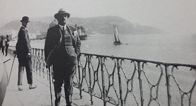 Yahya Kemal’in şiir dünyasına arşivlik bir yolculuk: Bütün şiirleri ilk kez bir arada