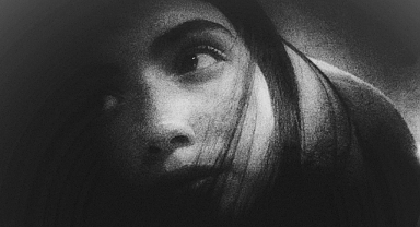 Ayşe Yenel’in Zarif Bir Kaos sergisi Karaköy’de